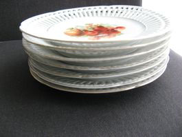 7 Früchteteller am Rand durchbrochen