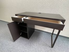 Schöner Pult 105x50 + 75 hoch wie neu ohne Beschädigungen