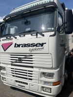 LKW Volvo FH12-380 4x2 mit Kasten und Hebebühne