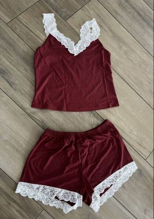 TOP UND SHORTS UNGETRAGEN GRÖSSE S