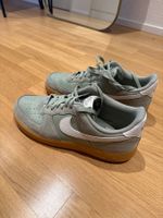 Baskets Nike Air Force 1 light green