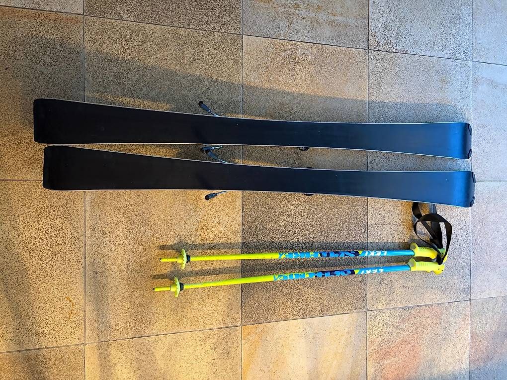 Skis: Kinderski HEAD Super Shape 130cm  – D'occasion à Wangen b. Olten par xenia014 1