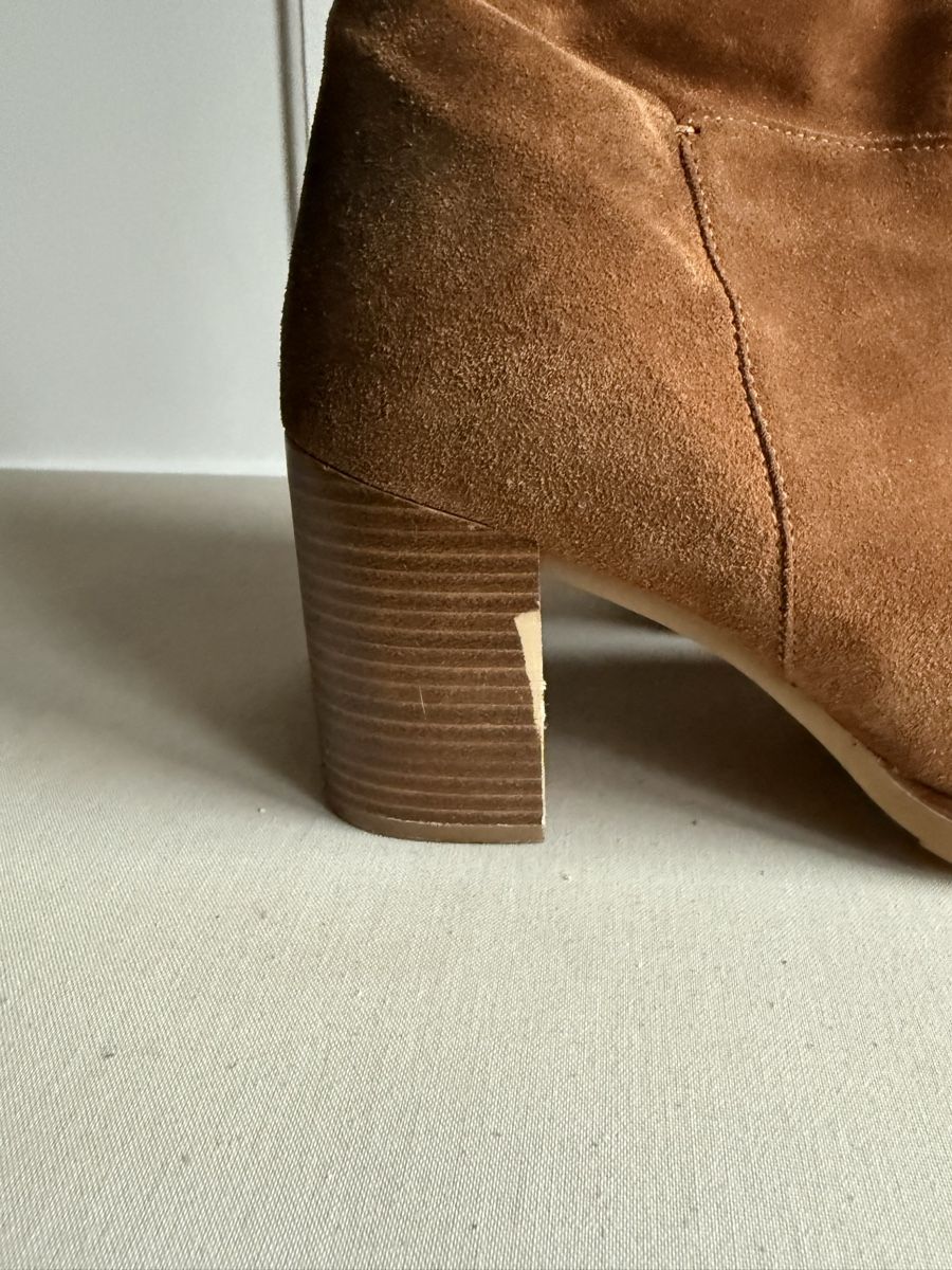 Scarpe da donna: Camel-coloured suede ankle boots - Size 40 – Usato da Genève venduto da jul_5xsn 5