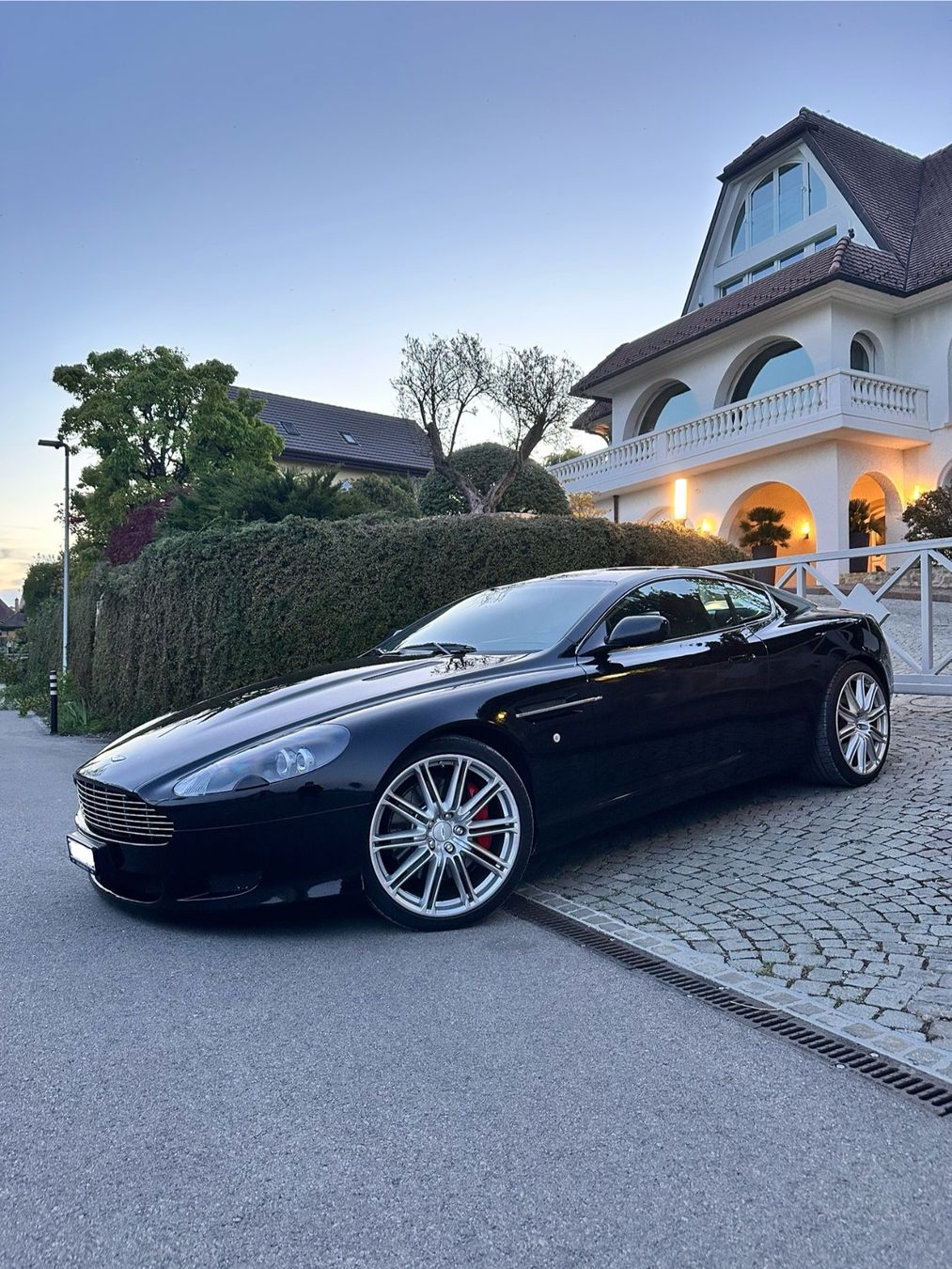 Aston Martin Automobili: Aston Martin DB9 Coupé – Usato da Genève venduto da SovereignWatch
