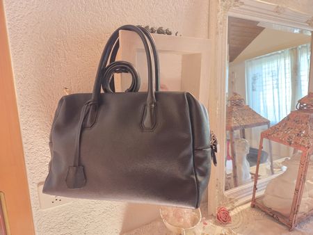 MCM Handtasche aus Leder in Schwarz - Top Zustand!