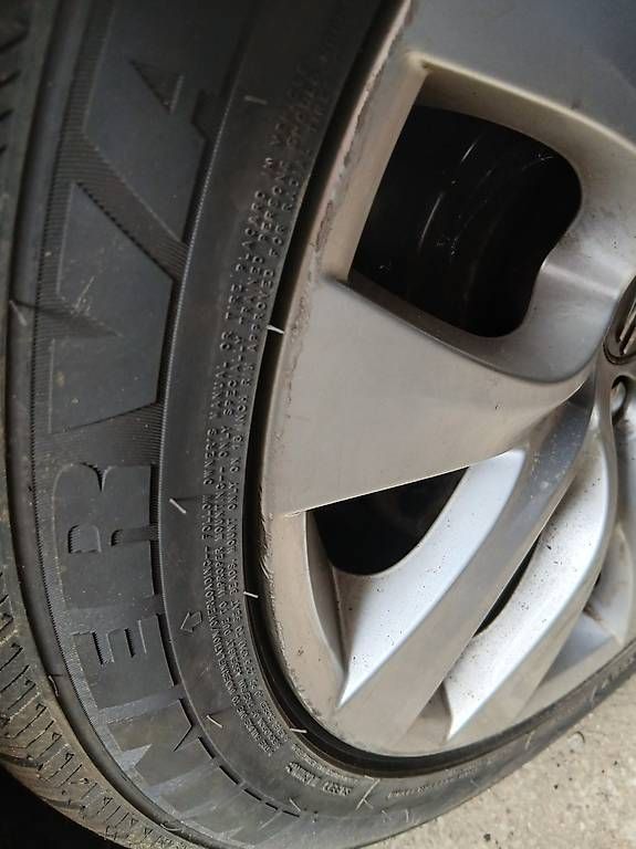 Pneumatici & Ruote complete: Roues hiver 18" pour Citroën C5 – Usato da Cudrefin venduto da pie_v99v 1