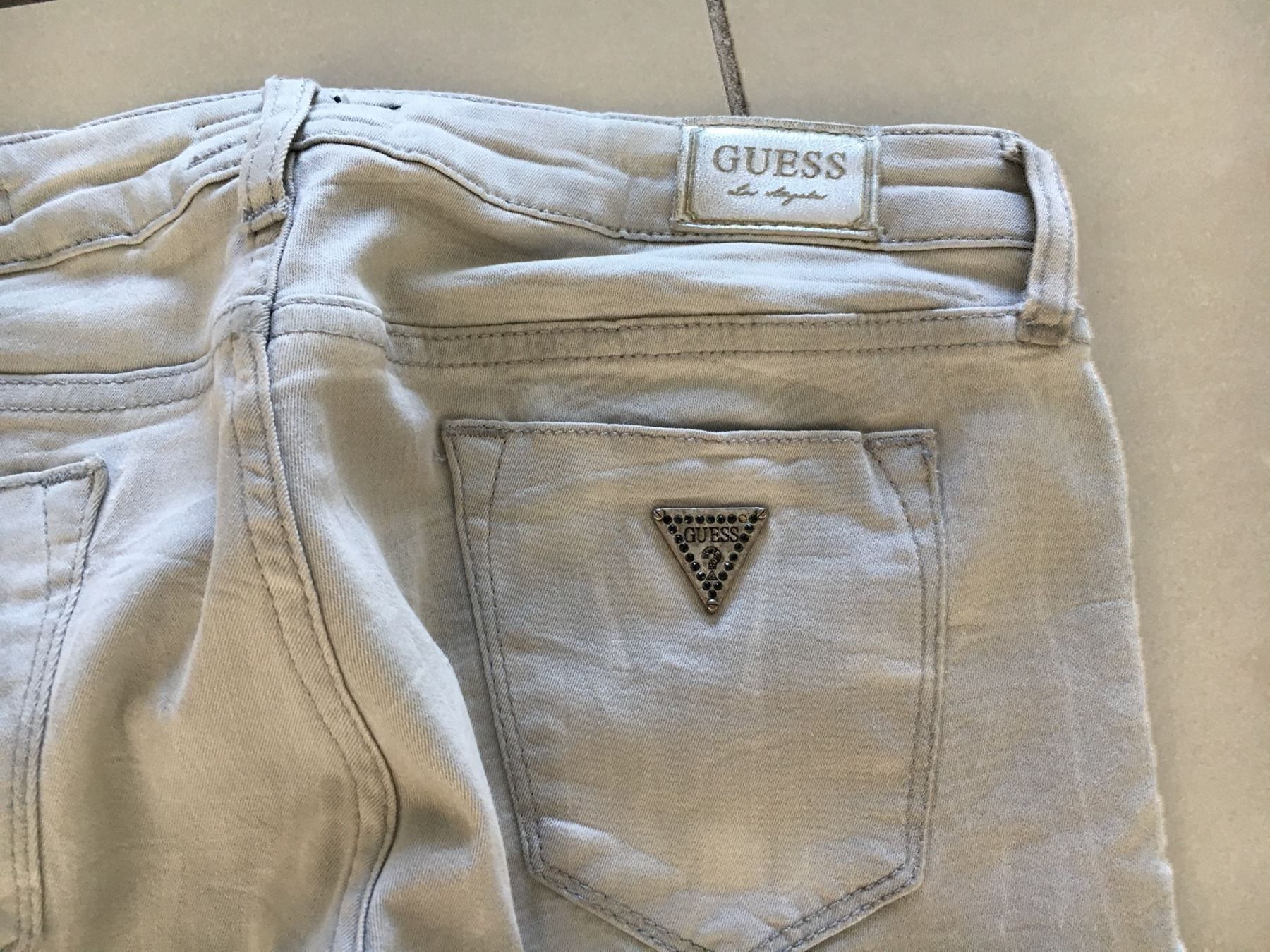 Guess Jeans: GUESS Skinny Slim Hose  beige – Gebraucht aus Buchs-ZH von rivella55 6