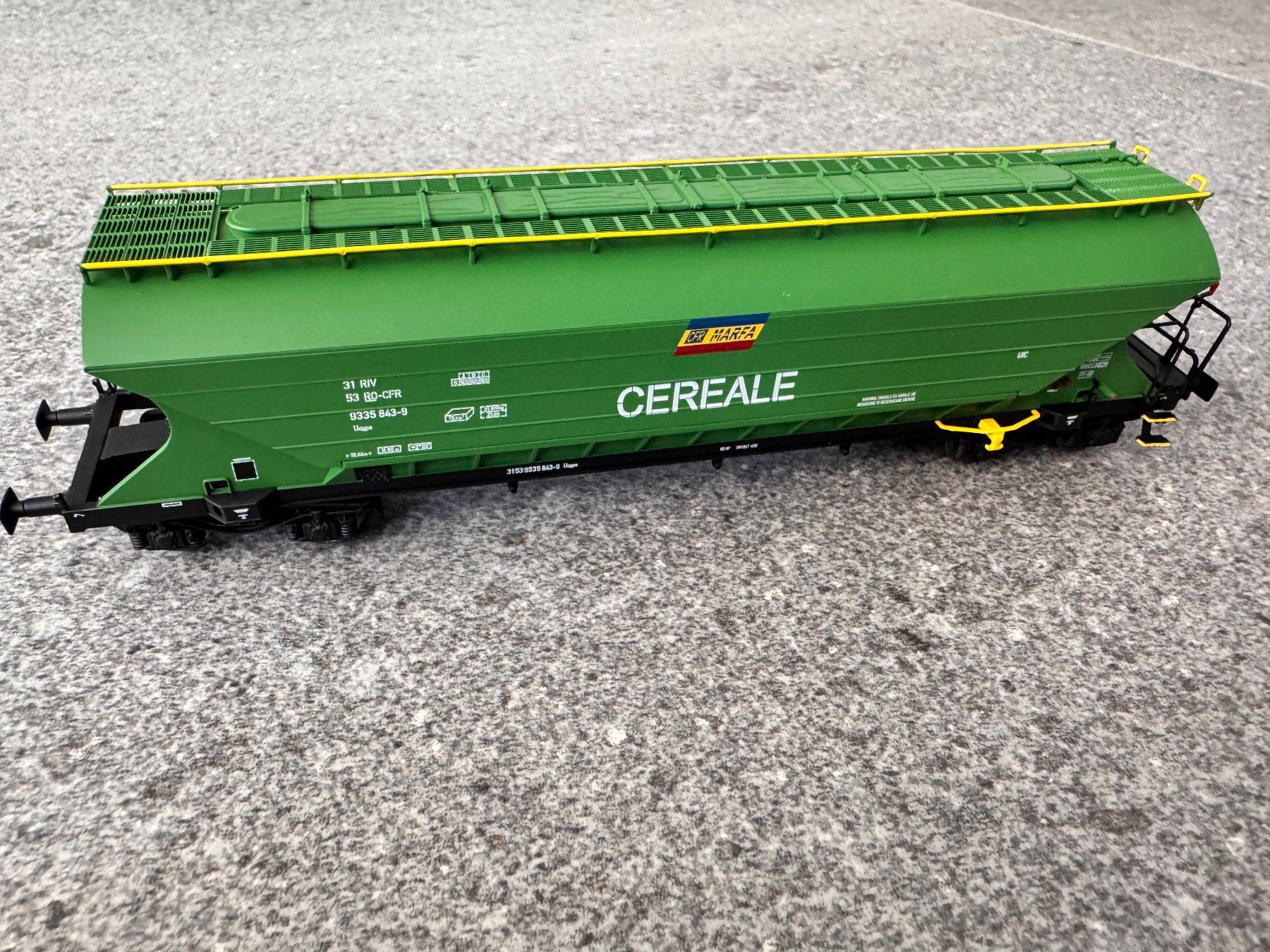 Albert Modell Modelleisenbahnen: Albert-Modell 933023 RO-CFR Uagps Getreidewagen – Gebraucht aus Basel von szbdsfrjs 2