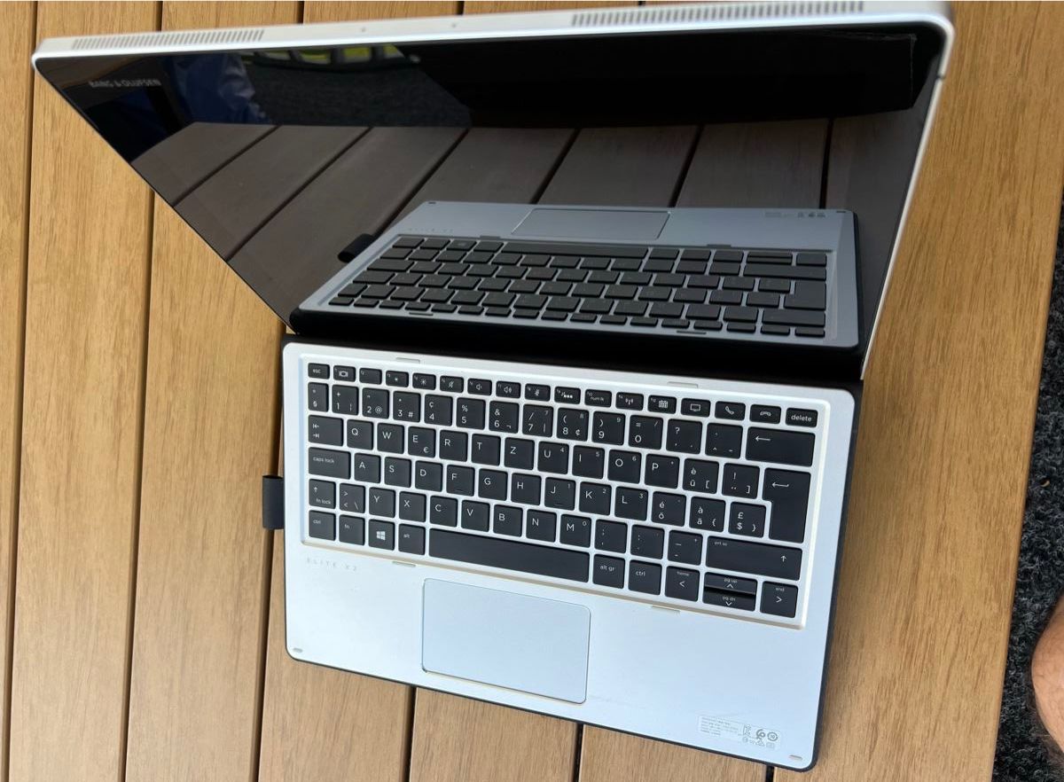 Hewlett Packard Notebook: HP ELITE X2 – Nuovo (secondo la descrizione) da Reinach AG venduto da Noar.K