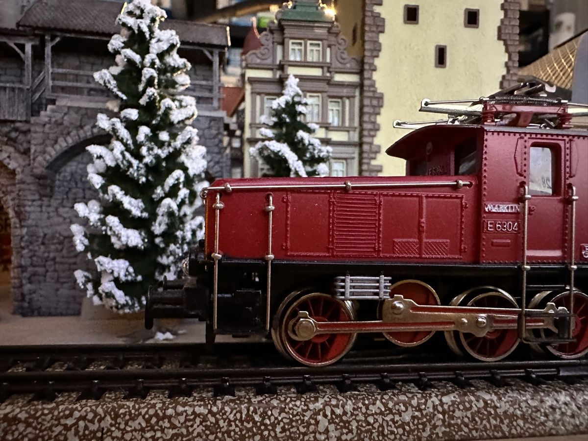 Märklin Modellini di ferrovie: Märklin 2874 DB BR E63 Behälterzug – Usato da Lupsingen venduto da New-Haven 1
