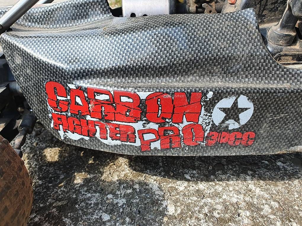 Modellismo RC: Carbon Fighter Pro – Usato da Bazenheid venduto da lev_v2yd 4
