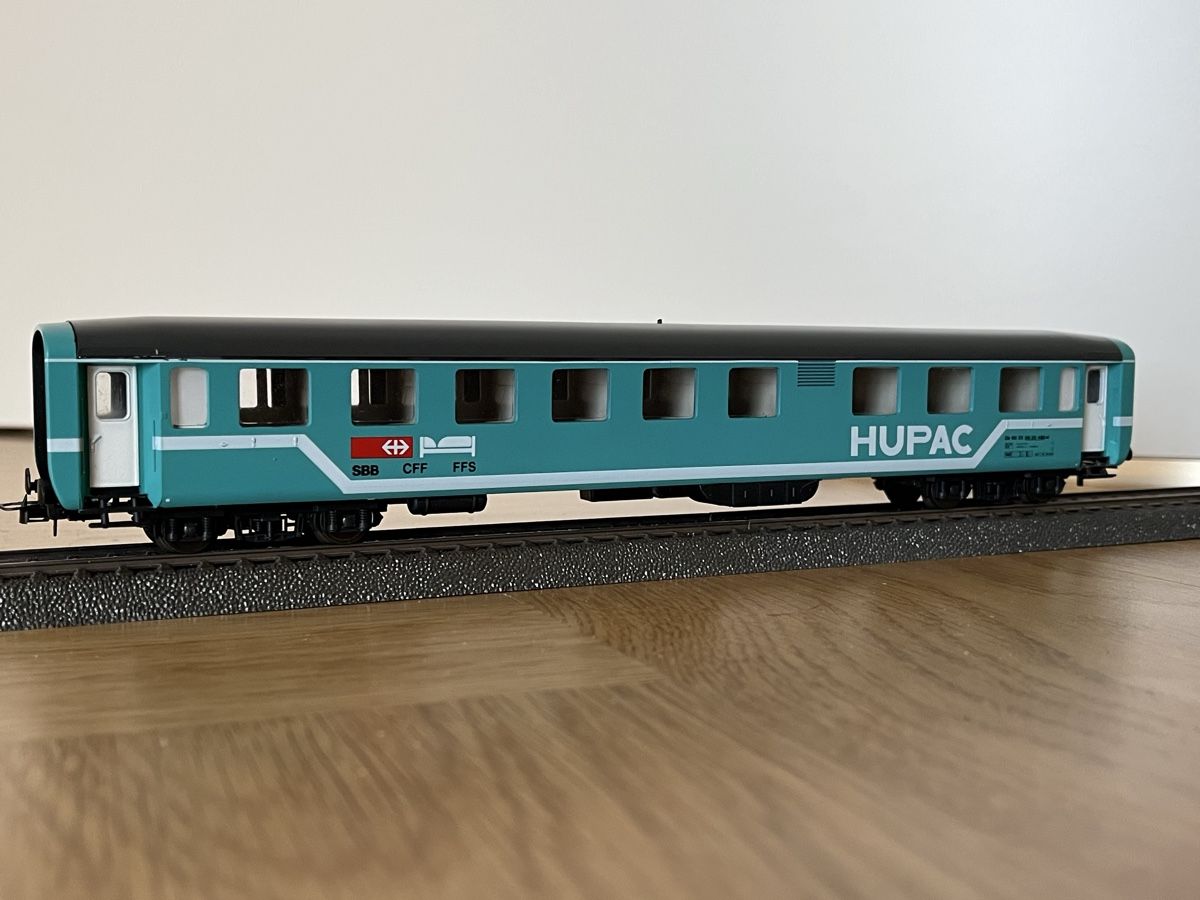 Lima Modelleisenbahnen: 2x Hupac Begleitwagen SBB Lima  – Gebraucht aus Basel von Re620_11627 1