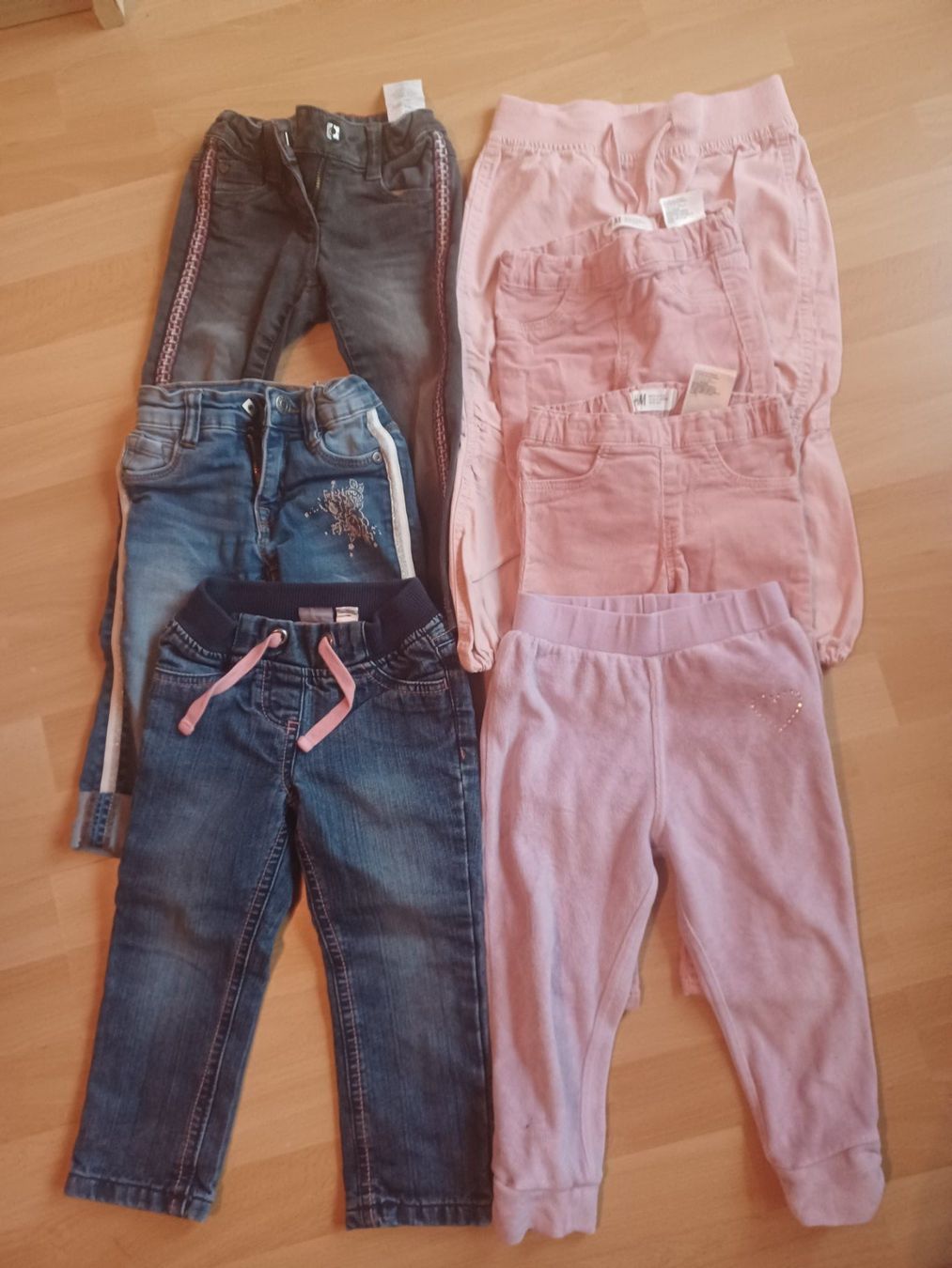 Lotti & Set di vestiti: 21 Teiliges Mädchenpaket 92 – Usato da Matt venduto da Remonso