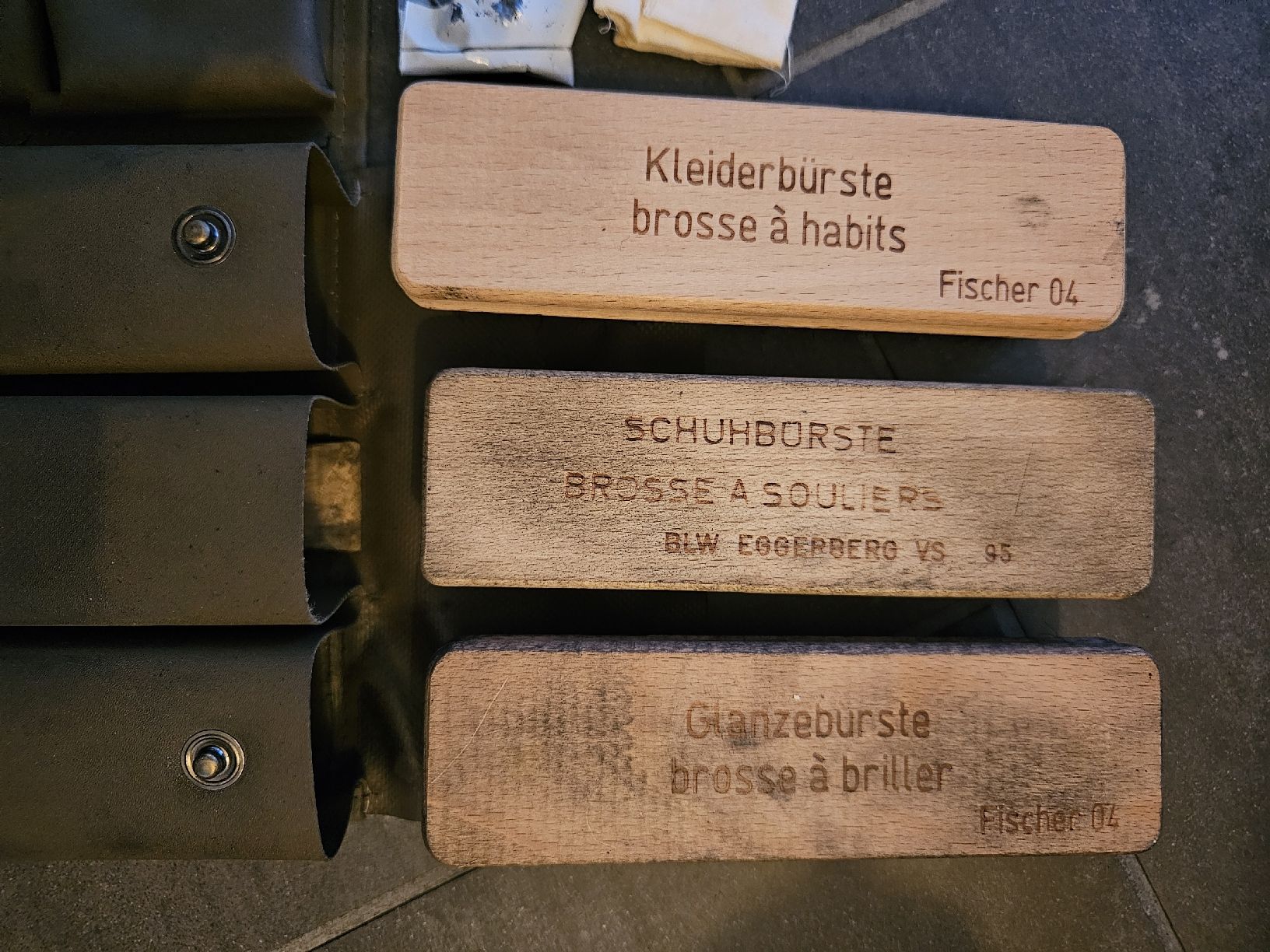 Schweizer Armee Prodotti di pulizia: Original CH ARMEE Putzzeug – Usato da Steffisburg venduto da Zurbriggen 3