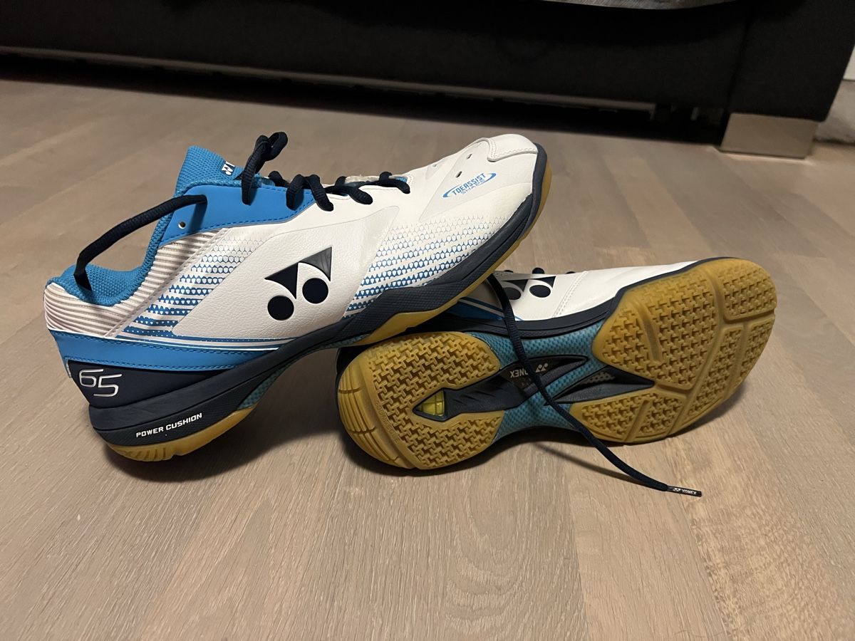Yonex Chaussures hommes: Chaussures Yonex – D'occasion à Cottens FR par piotrivitch