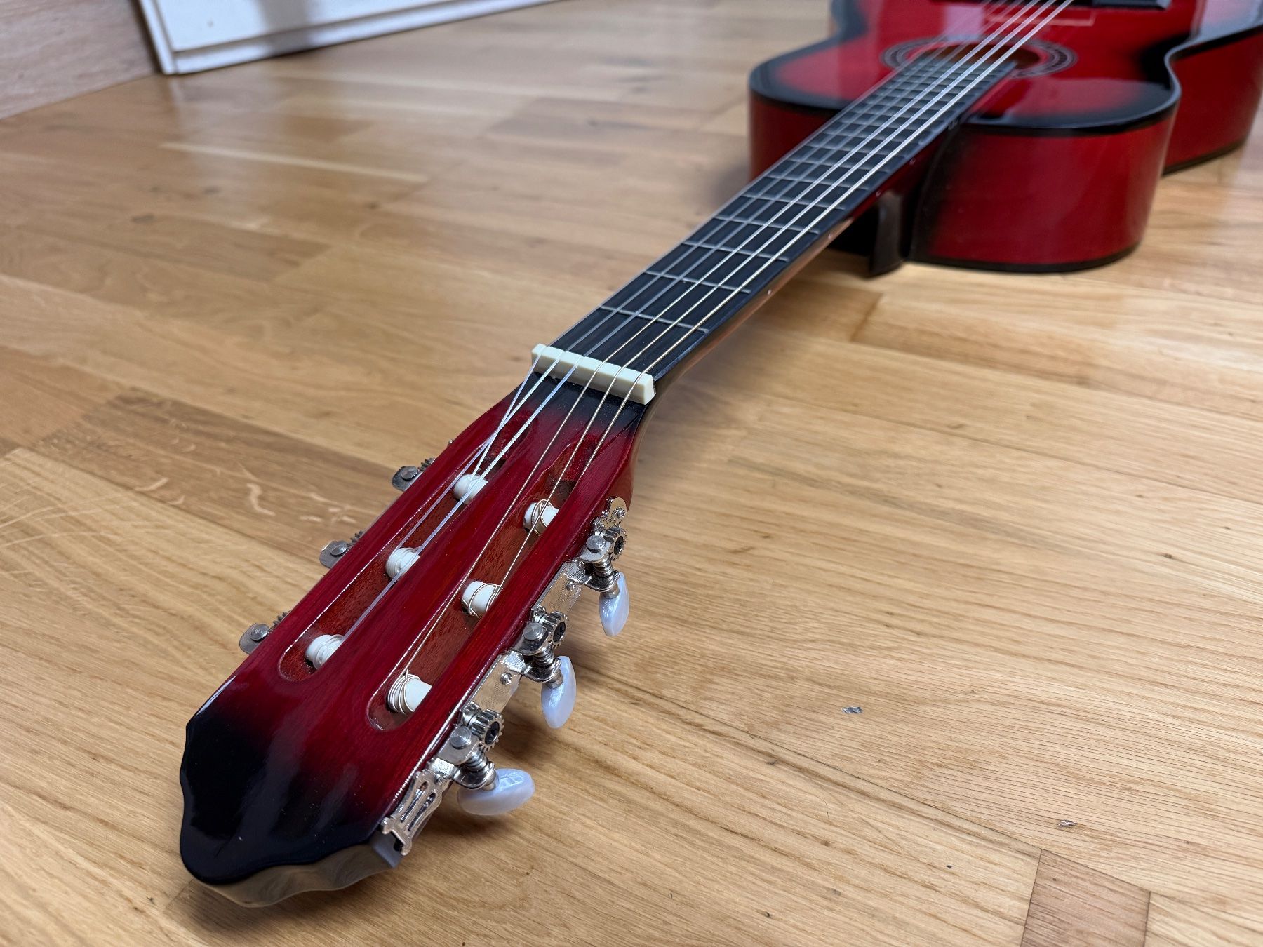 Strumenti musicali: MSA c24, 4/4 Konzertgitarre rot, schattiert – Usato da Weinfelden venduto da ice_heart_xx 3