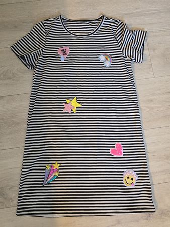 Kleid schwarz-weiss gestreift mit Applikationen Grösse 140