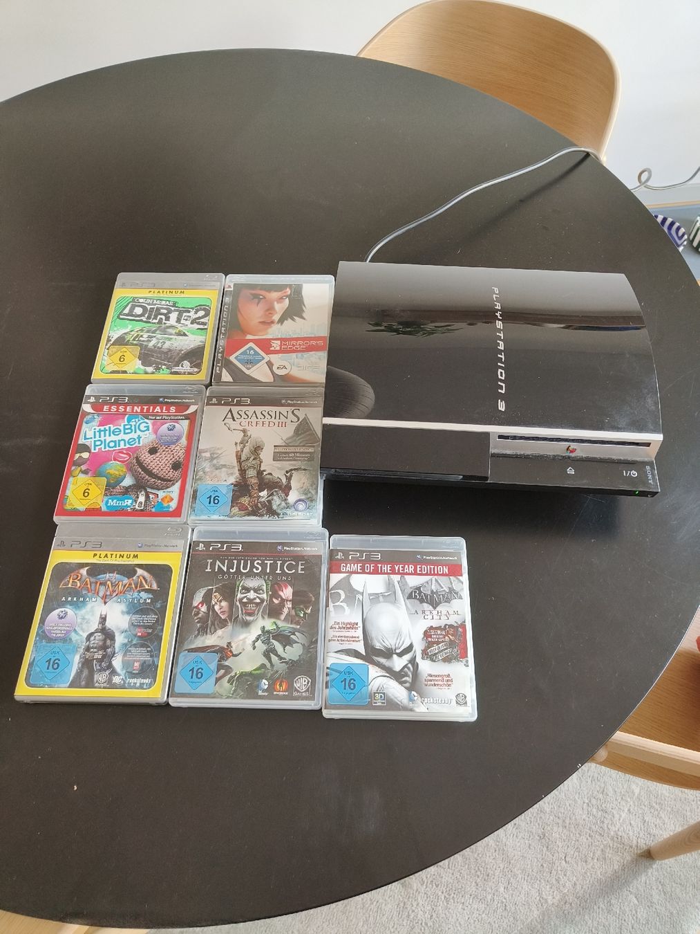 Sony Konsolen: Playstation 3 (PS3) + 2 Controller + 7 Spiele + Kabel – Gebraucht aus Zürich von Anni_Z