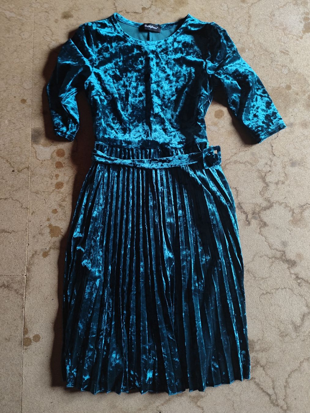 Shein Vestiti: Satin Kleid blau Gr. M – Usato da Hermiswil venduto da Volvorine