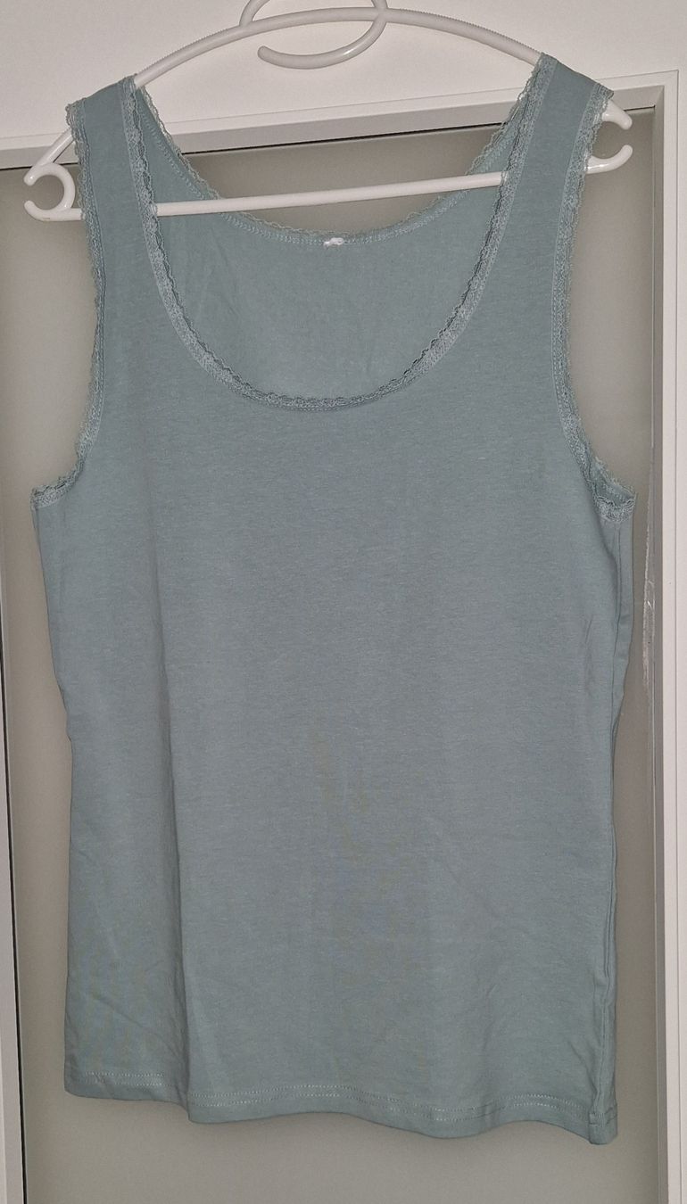 T-shirt: tshirt pour femme L – Usato da Couvet venduto da Pioune