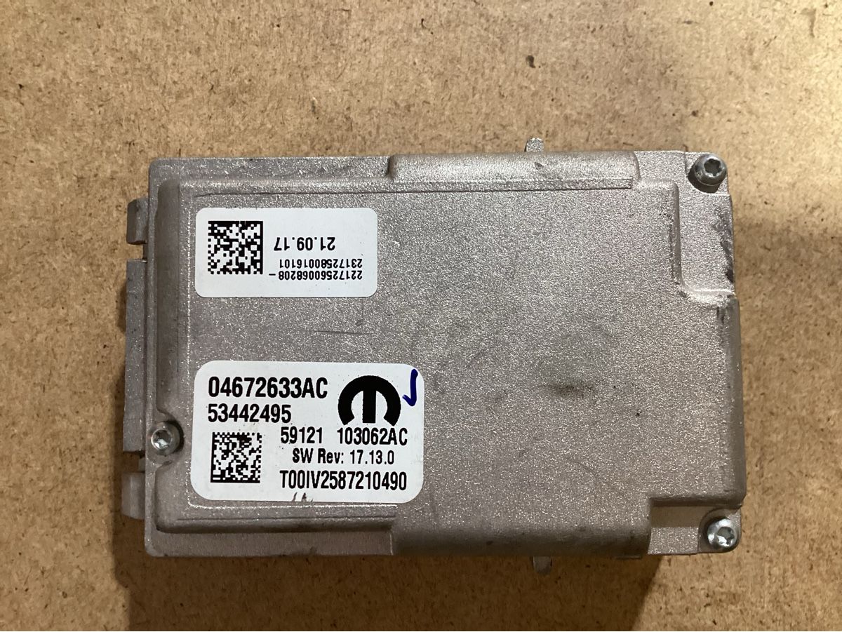 Jeep Tutti pezzi di ricambio auto: Frontkamera zu Jeep Grand Cherokee 3.0 CRD  – Usato da Reichenburg venduto da T864RX 2