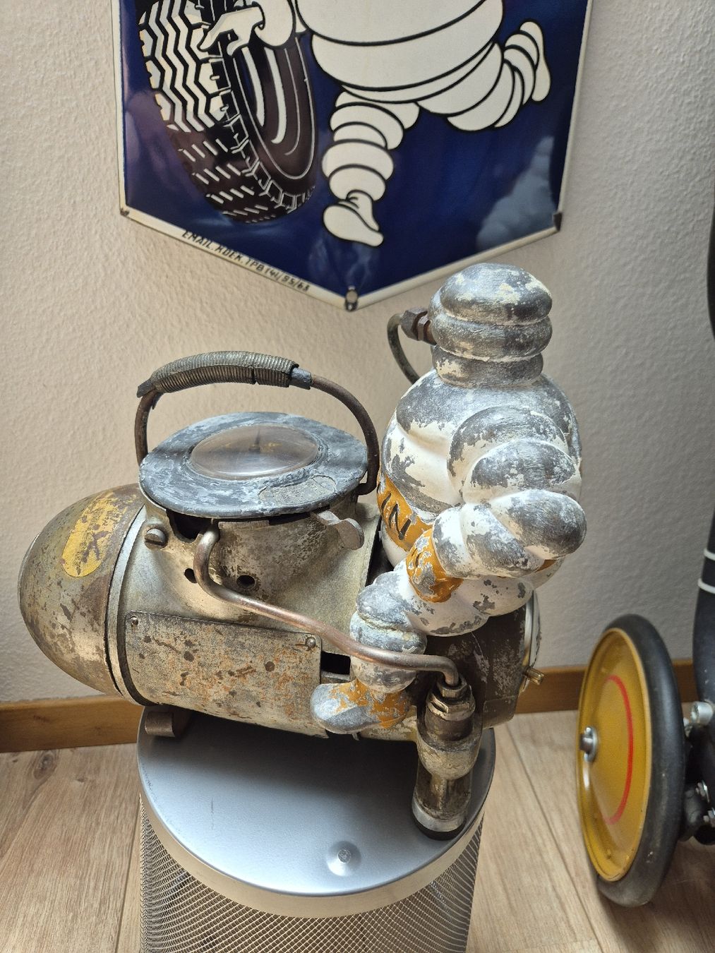 Michelin Compressori: Michelin Kompressor zu Odtimer Garge Tanksäule Öldose... – Difettoso da Neuenkirch venduto da etaner62 1