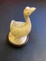 Sehr schöne alte geschnitzte Figur aus Horn oder Zahn
