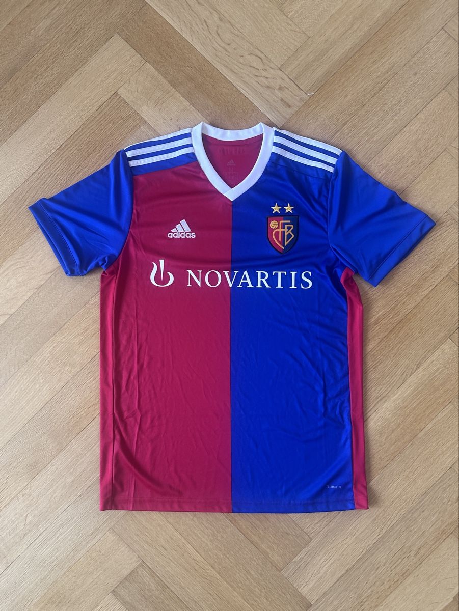 Adidas Maillots de corps & Pantalons: FC Basel Trikot 2018/2019 - M – D'occasion à Basel par thmnn