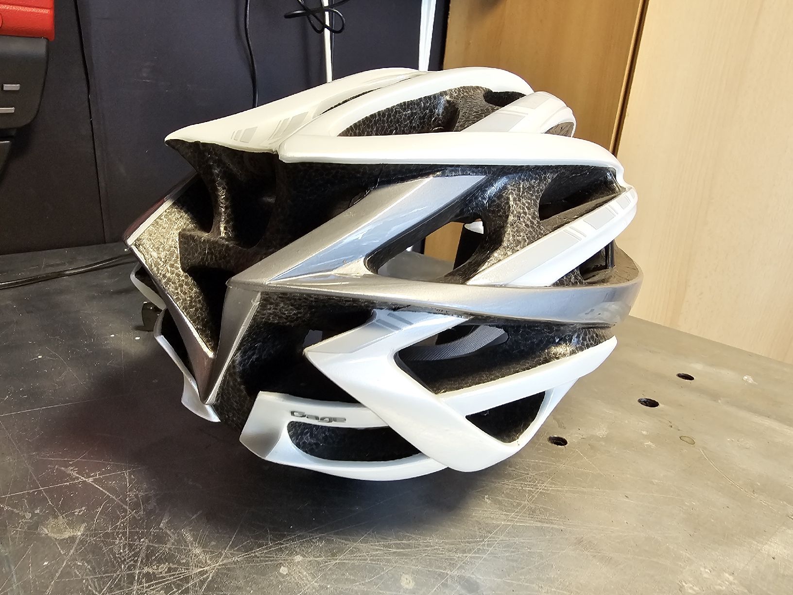 Caschi: Fahrradhelm BELL – Usato da Bettlach venduto da Ealmeida18 3