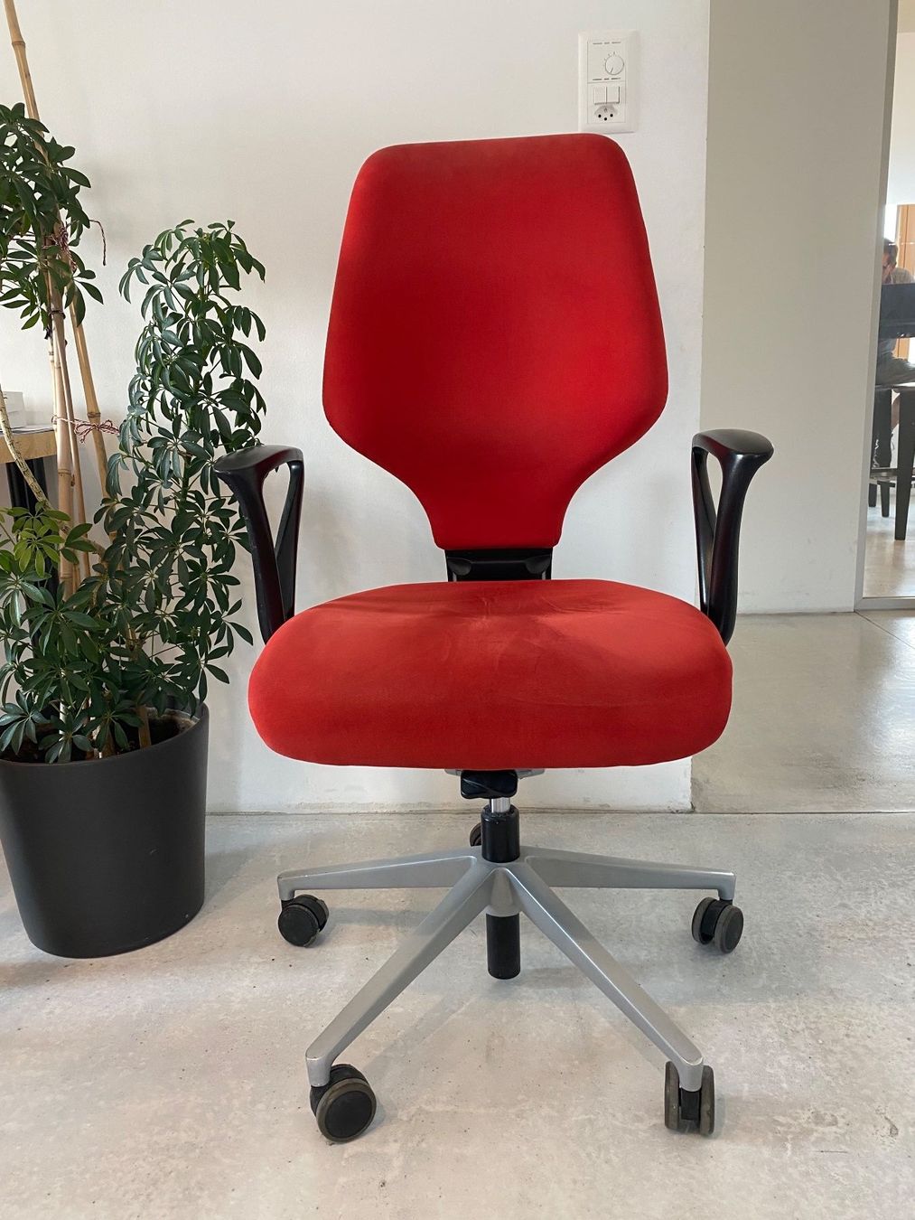 Giroflex Chaises: Giroflex Bürostuhl rot – D'occasion à Chur par has_f8lc