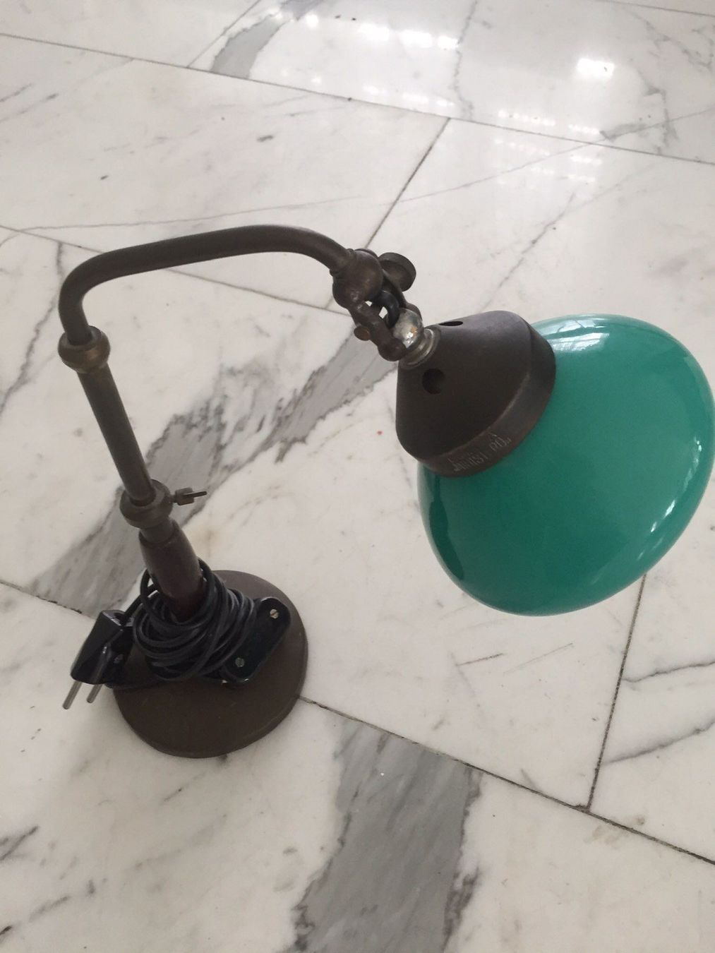 Lampen: Tischlampe – Gebraucht aus Kriens von Mollinos