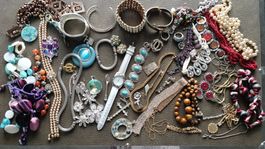 Grand lot de bijoux fantaisie variés!