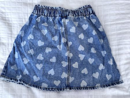 H&M Jeansrock Gr. 140 mit Herzmuster, Top Zustand!