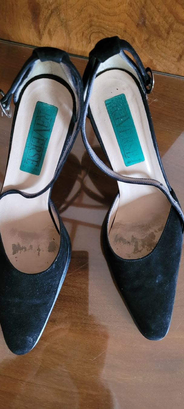 Scarpe da donna: italienische Pumps, Wildleder – Usato da Bassecourt venduto da Niame 1