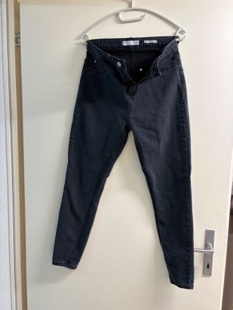 Coole schwarze Jeans mit High Waist Gr. 42 - Top Zustand!