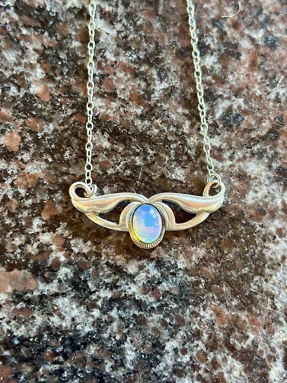Catenine: Collier argent et opale – Usato da Perroy venduto da barballalla