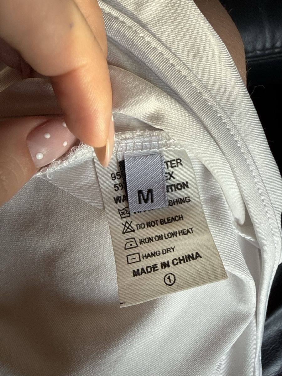 Tops: Lightweight white body, M  – D'occasion à St-Gingolph par Ynatka 2