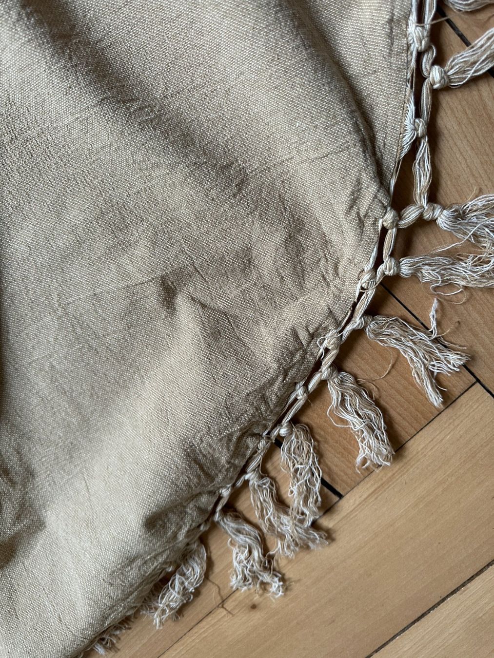 Couvertures: Stoff Tischdecke braun mit Fransen – D'occasion à Zürich par Diazaio 1