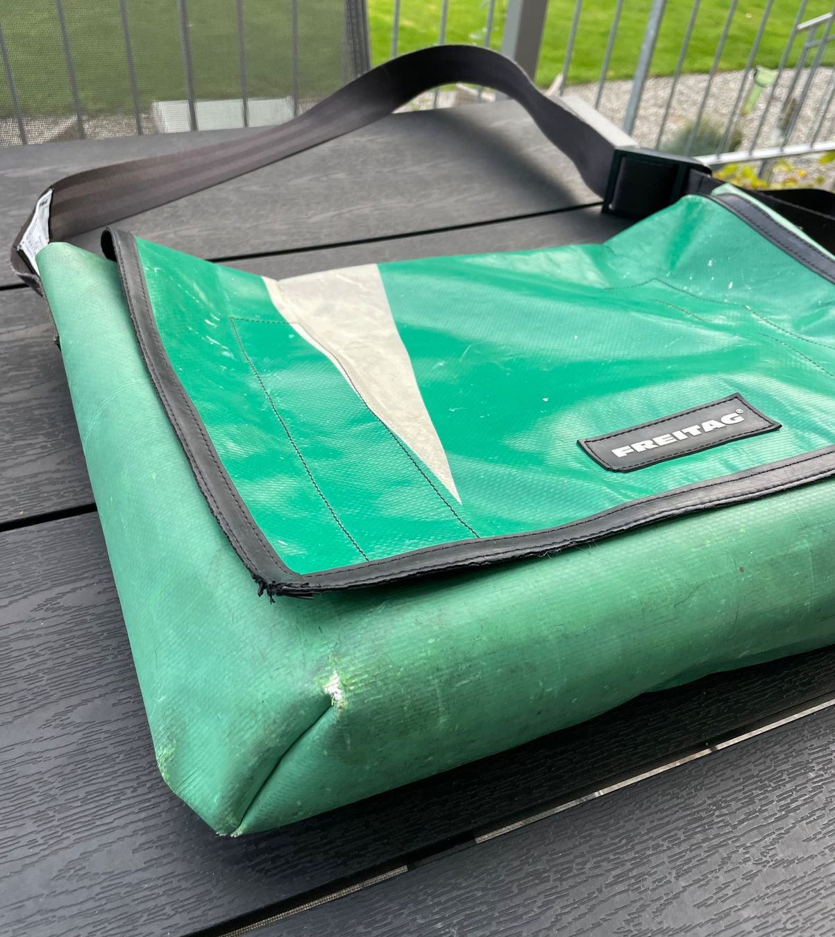 Freitag Taschen für Damen: Freitag grosse Umhängetasche – Gebraucht aus Bern von  1