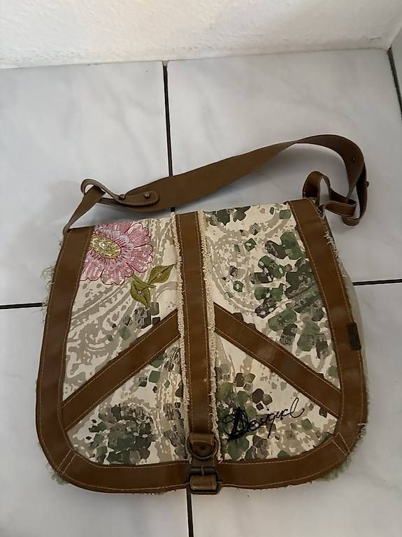 Desigual Borse da donna: Desigual Schultertasche  stylisch & einzigartig – Usato da Bad Ragaz venduto da ikl_k26d 1