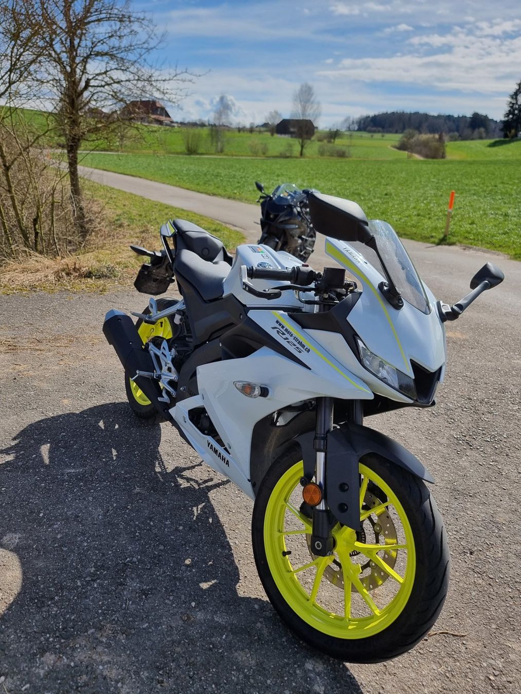 Yamaha Strada: Yamaha YZF-R125 – Usato da Langenthal venduto da mih_nx8d 3