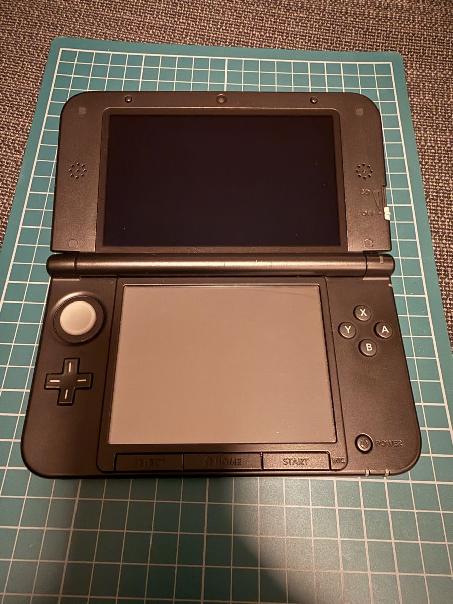 Nintendo Console: Nintendo 3DS XL inkl. Ladekabel – Usato da Dottikon venduto da bend 1