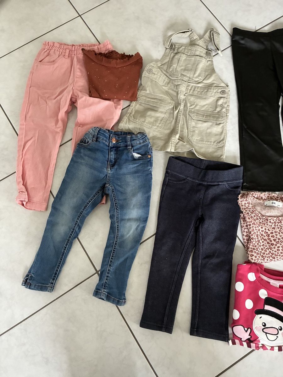 Lotti & Set di vestiti: Tolles Mädchen Kleiderpaket, Grösse 98 – Usato da Haag (Rheintal) venduto da 2026Top 3