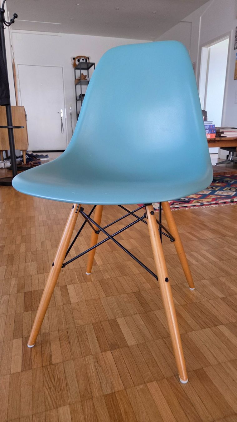 Vitra Stühle: 4er Set Vitra Eames Plastic Side Chairs (Sitzhöhe 41cm) – Gebraucht aus Zürich von pixelixi 3