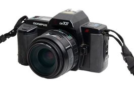 Olympus OM 707 Mit Objektiv