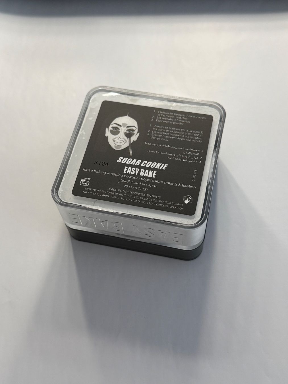 Huda Beauty Make-up: Huda Beauty Powder – Neu und originalverpackt aus Baar von xata 1