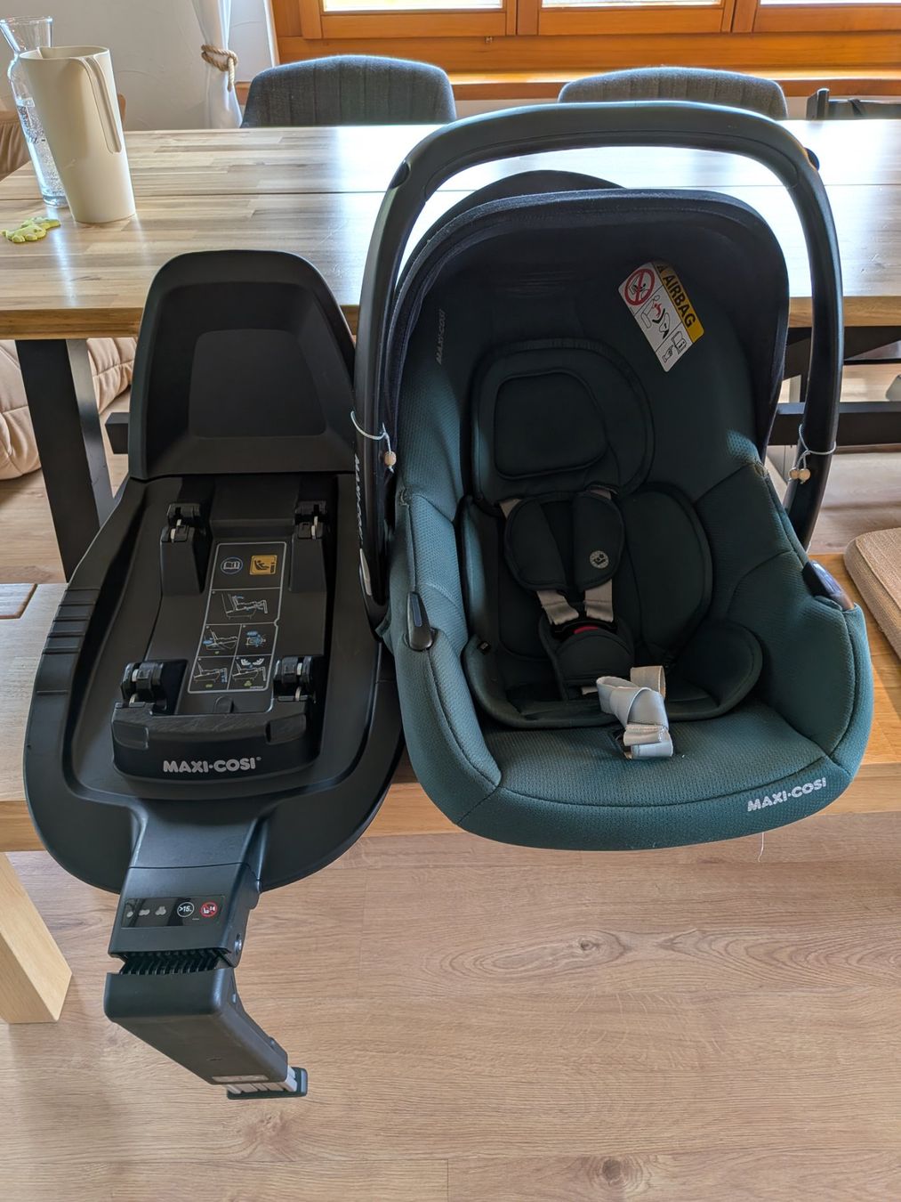 Maxi-Cosi Seggiolini per auto: Maxi Cosi Cabriofix i Size – Usato da Schleinikon venduto da Kruemelmonster96
