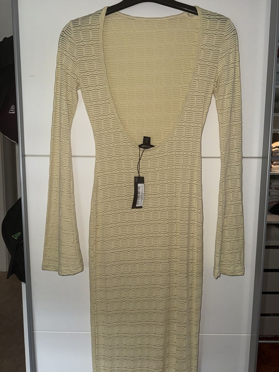 Kleider: Kleid PrettyLittleThing Gr.32  NEU – Neu und originalverpackt aus pratteln von Bogi94 3