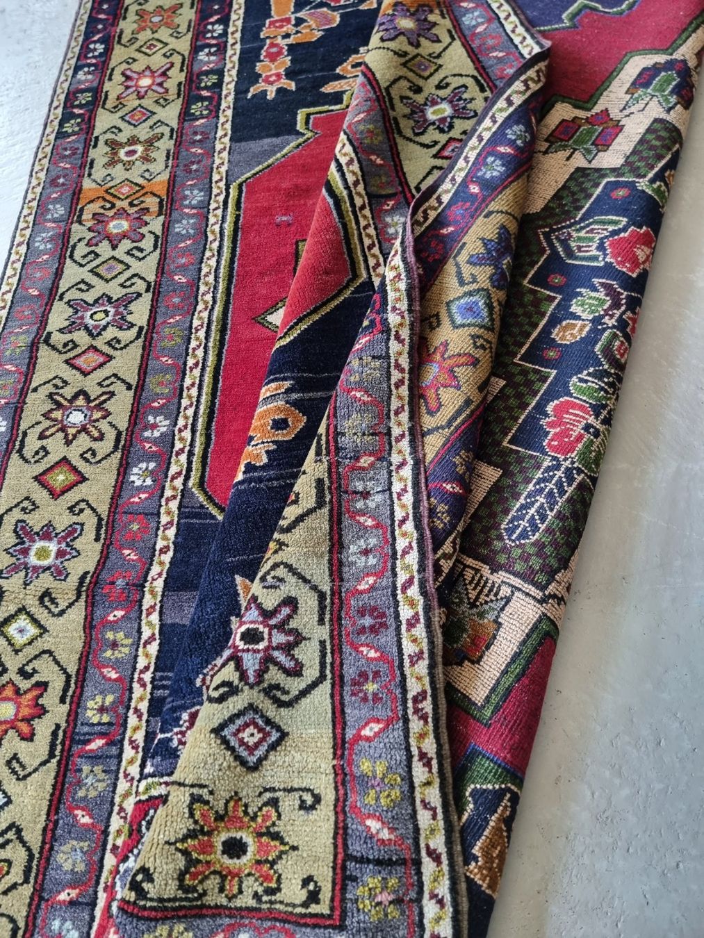 Teppiche: 160x228 Wunderschöner Orientteppich Handgeknüpft – Gebraucht aus Olten von OrientDeko 2