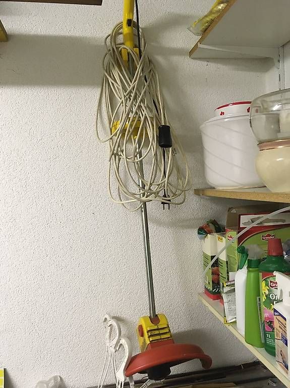 Tondeuses à gazon: Rasen-Trimmer elektrisch – D'occasion à Zürich par BuenosAires03